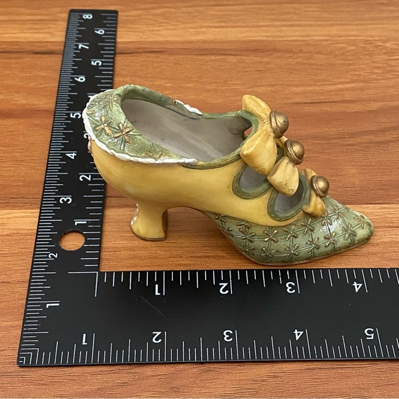 Miniature Ceramic Heels Shoe Figurine - Picture 10 of 10